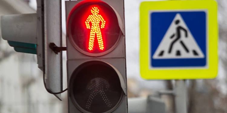 В Миколаєві в комендантську годину світлофори функціонуватимуть в режимі попереджувального миготіння