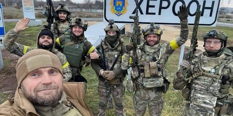 На відновлення українського зв’язку в Херсоні потрібно кілька днів, бо окупанти зруйнували вежі мобільних операторів