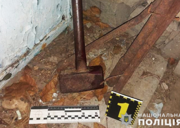 На Миколаївщині правоохоронці оперативно затримали 21-річного чоловіка за підозрою у вбивстві батька