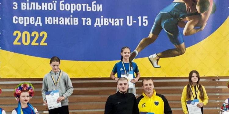 Спортсменки миколаївської ДЮСШ №7 вибороли «золото» та «срібло» чемпіонату України з вільної боротьби