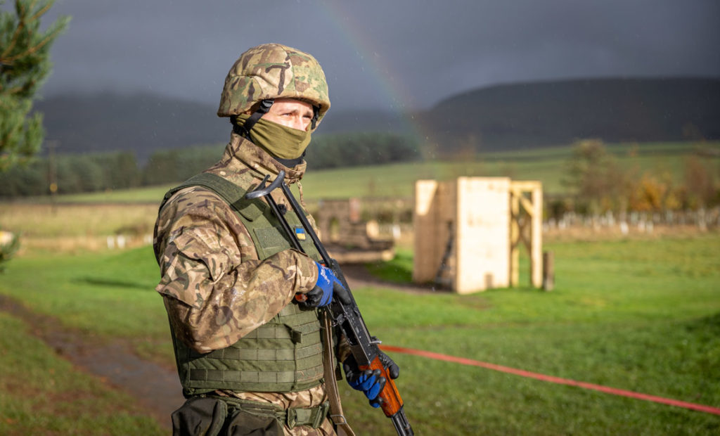 У Великій Британії завершились 5-тижневі навчання українських новобранців під керівництвом інструкторів з Данії (ФОТО) 2