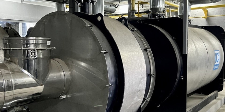 Мер Миколаєва каже, що частина абонентів Миколаївської ТЕЦ отримує тепло. Якщо ні, то дзвоніть по вказаним телефонам