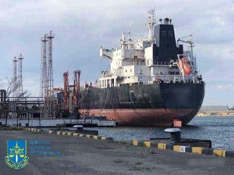 З іноземної компанії, з судна якої 2,5 роки тому в порту Південний витекло більше 8 тонн пальмової олії, вже стягнули $1 млн за забруднення морських вод України (ФОТО) 1