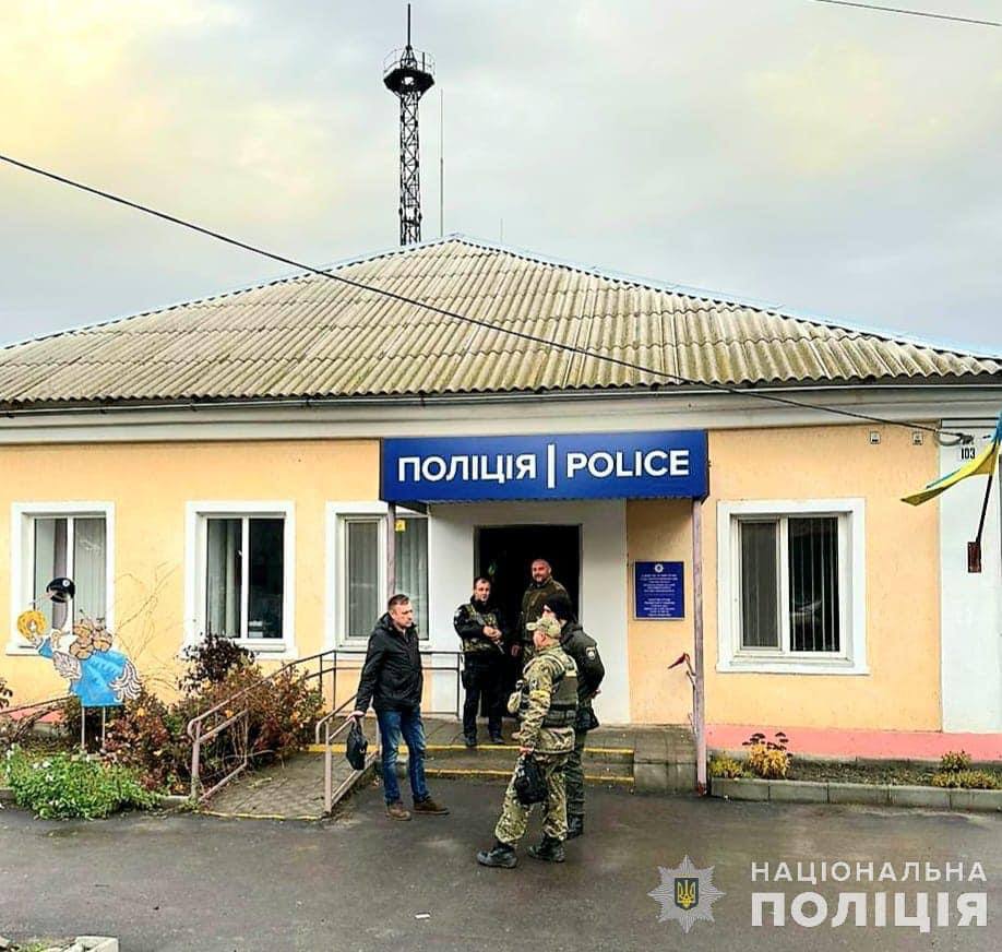 В звільненій від росіян Снігурівці на Миколаївщині поліція вже зареєструвала 175 правопорушень, вчинених окупантами (ФОТО) 1