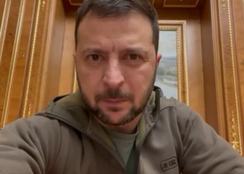 «Ми з вами незламний народ» – Зеленський звернувся до українців після російської ракетної атаки (ВІДЕО)