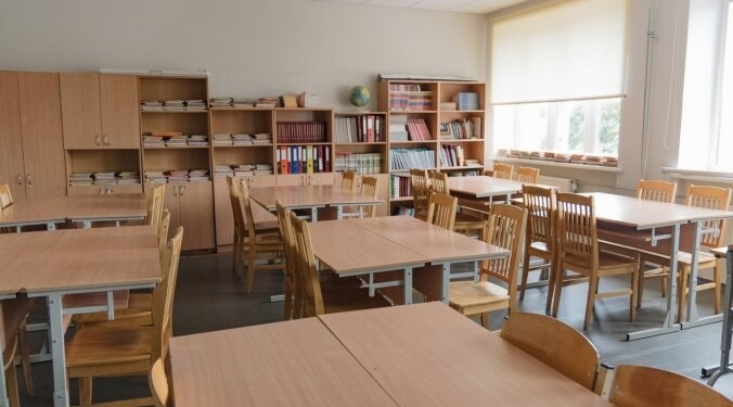 У Латвії є проблеми з державною мовою в сфері освіти: 139 вчителів відсторонені від роботи за недостатнє володіння латиською