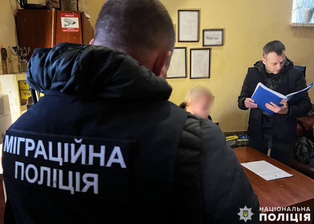 Оце так стабільність: у Миколаєві поліцейські вчетверте «накрили» бордель, який працював в сауні (ФОТО) 1