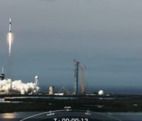 Науковий вантаж і томати: SpaceX успішно запустила Dragon (ВІДЕО)