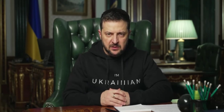 «Зробимо все, щоб відновити кожен зруйнований окупантами об’єкт, кожен будинок, кожне підприємство». Зеленський говорив і про Миколаїв також (ВІДЕО)