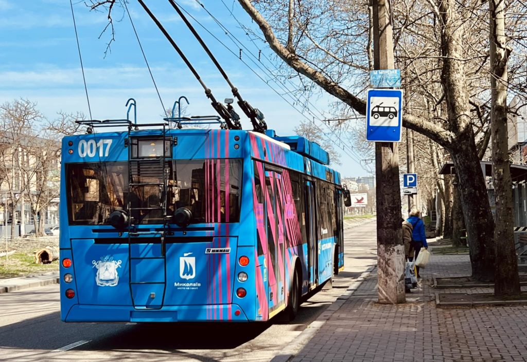 Від сьогодні в Миколаєві поновлять рух трамваїв та тролейбусів 1
