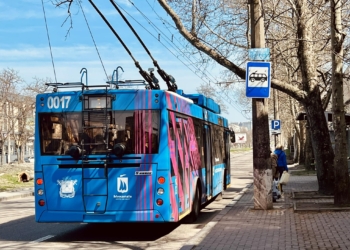Від сьогодні в Миколаєві поновлять рух трамваїв та тролейбусів