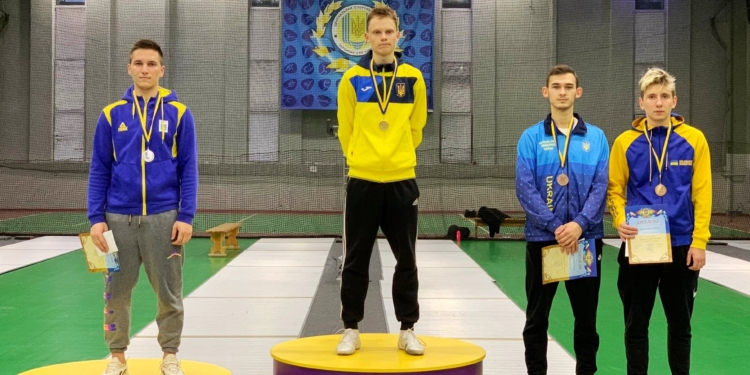 Юніорський чемпіонат України з фехтування на шаблях: золотий хет-трик від миколаївців Скорохода і Коротченко (ФОТО)