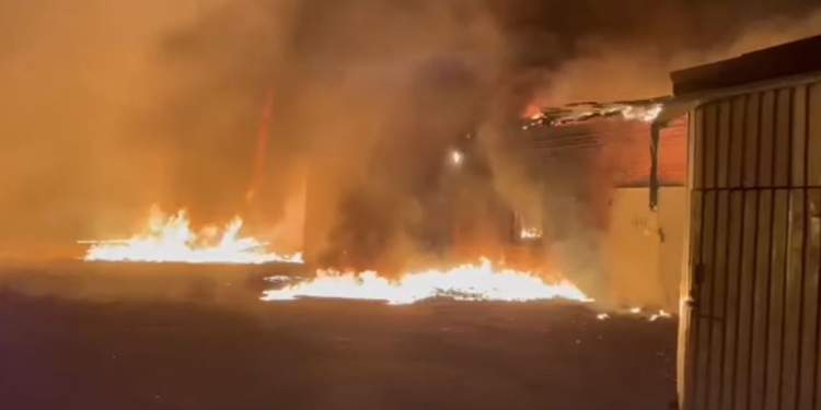 “Ось такі ви нам пропонуєте перемовини”? Зеленський показав наслідки ракетної атаки на Миколаїв (ВІДЕО)