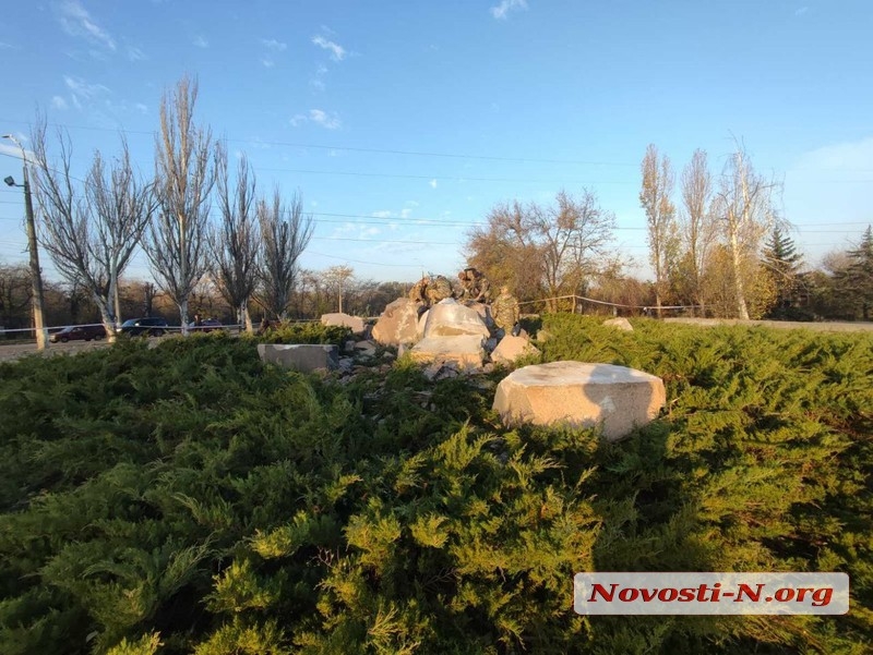 У Миколаєві невідомі підірвали пам’ятник у сквері жертвам Другої світової війни (ОНОВЛЕНО, ФОТО, ВІДЕО) 2