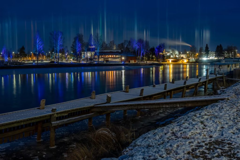 В Фінляндії сфотографували незвичайні світлові стовпи. Жодної містики, просто красиво (ФОТО) 3
