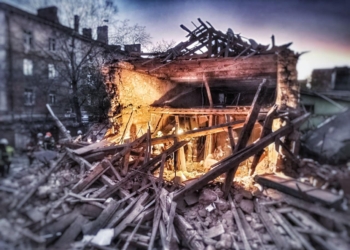 Нічна ракетна атака по Миколаєву: росіяни знов гатили по житлових кварталах з С-300 (ФОТО)