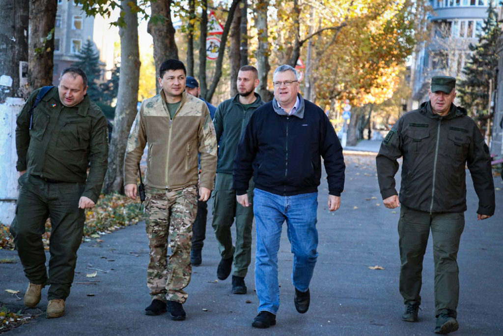 Нацгвардійці розвезли 74 тонни гуманітарної допомоги жителям Миколаївщини (ФОТО) 4