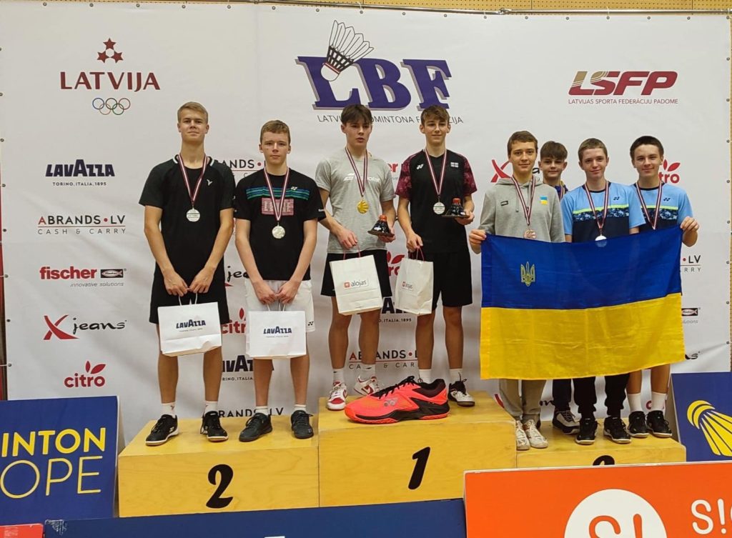 На міжнародному турнірі з бадмінтону миколаївські спортсмени здобули 7 нагород (ФОТО) 3
