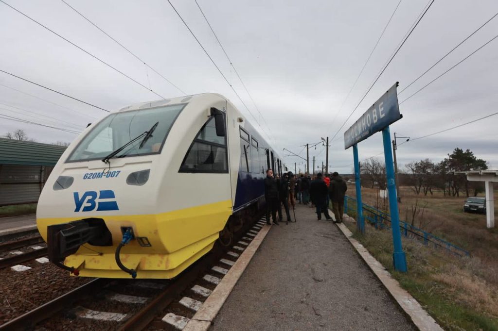 Укрзалізниця запускає сполучення з деокупованим Куп'янськом (ФОТО) 5