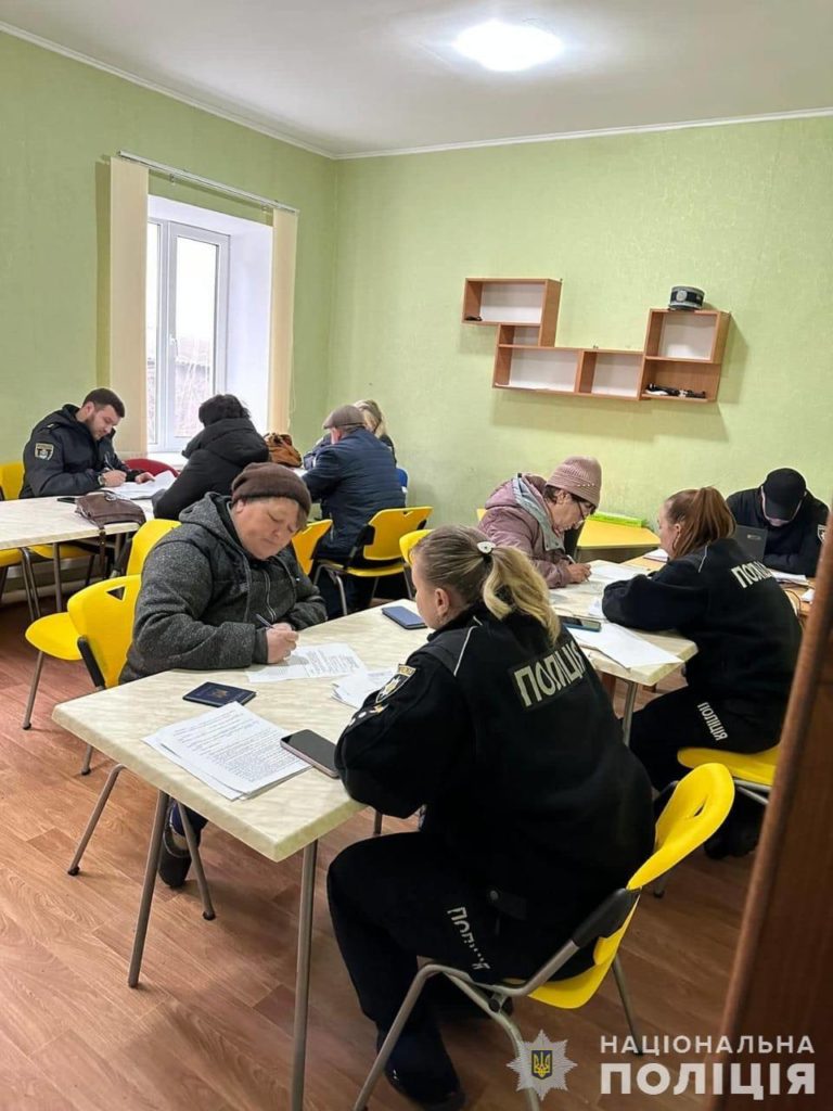 В звільненій від росіян Снігурівці на Миколаївщині поліція вже зареєструвала 175 правопорушень, вчинених окупантами (ФОТО) 5