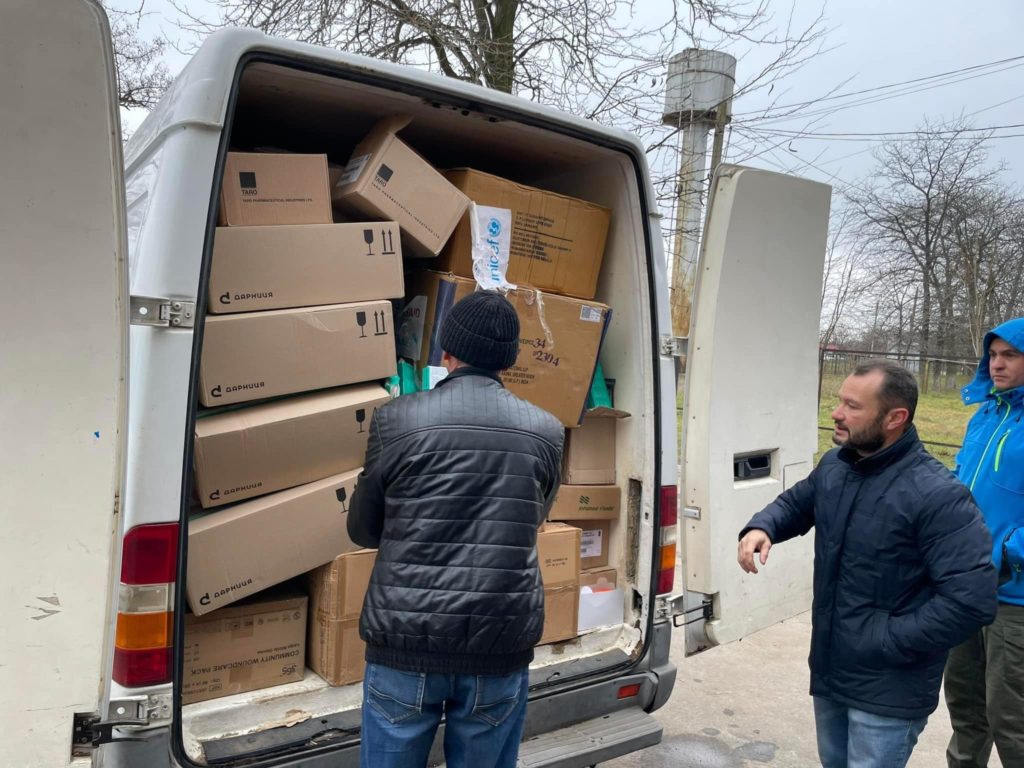 Для Снігурівської лікарні передано дві тонни медичних вантажів та рентген-апарат (ФОТО) 5