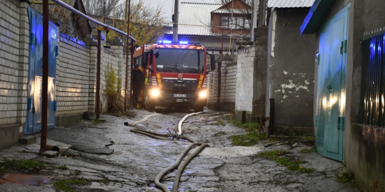 Двічі горіло в Миколаєві. На щастя, без постраждалих (ФОТО)