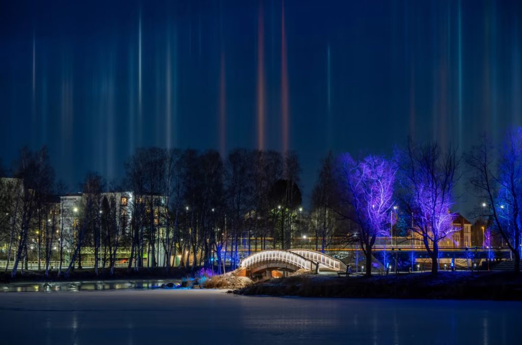 В Фінляндії сфотографували незвичайні світлові стовпи. Жодної містики, просто красиво (ФОТО) 5