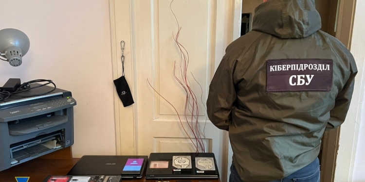 Підспівував Соловйову. СБУ затримала брехунця на Буковині – клепав фейки для  «россия 1» (ФОТО)