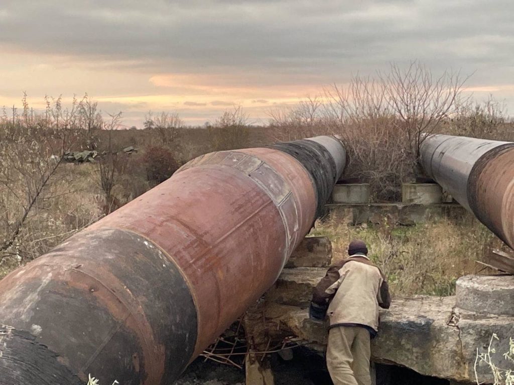 Відновлено один з відрізків пошкодженого внаслідок бойових дій водоводу «Дніпро-Миколаїв» (ФОТО) 6