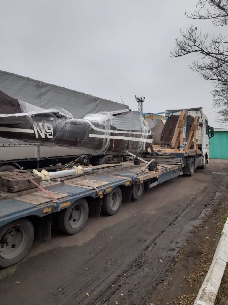 Одеські митники вилучили літак «CESSNA» 182R - його везли причепом до Молдови (ФОТО) 6