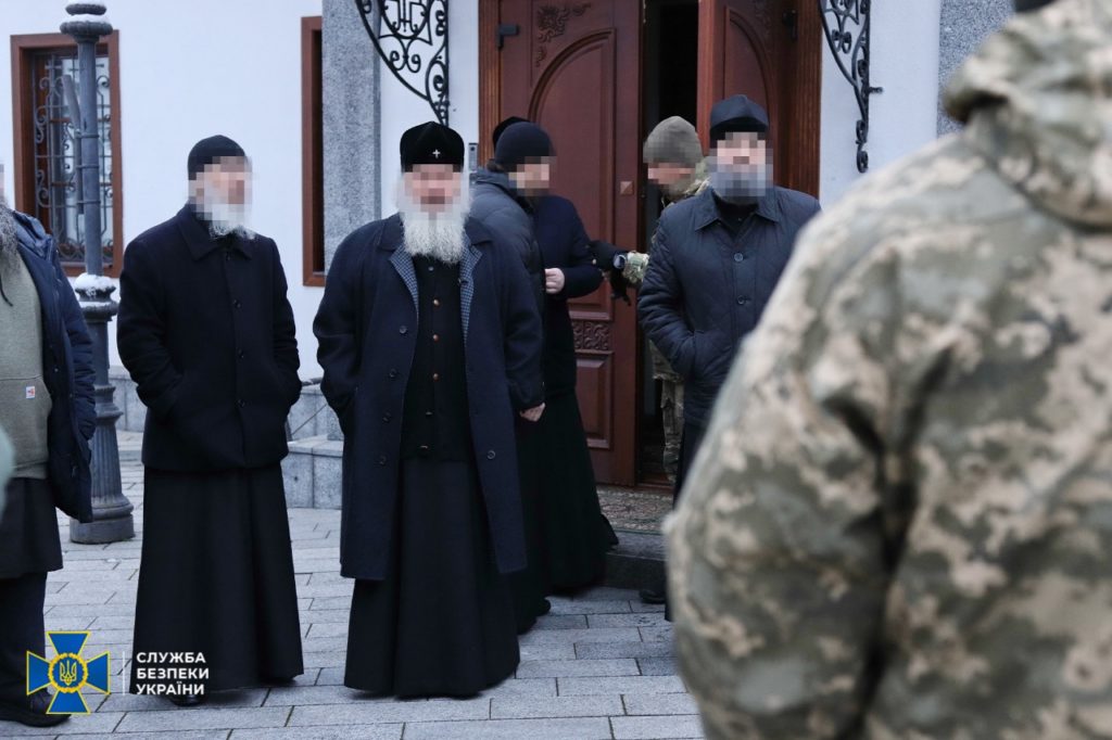 Офіційно: СБУ проводить безпекові заходи у Києво-Печерській Лаврі (ФОТО) 4