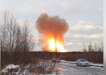 Під Санкт-Петербургом горить чи то газогін, чи газозаправна станція (ВІДЕО)