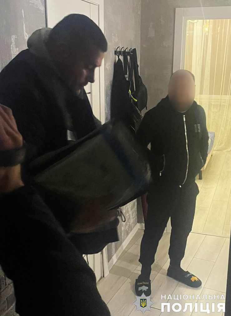 В Миколаєві поліцейські викрили угруповання шахраїв на привласненні більше 5 мільйонів гривень банку (ФОТО) 7