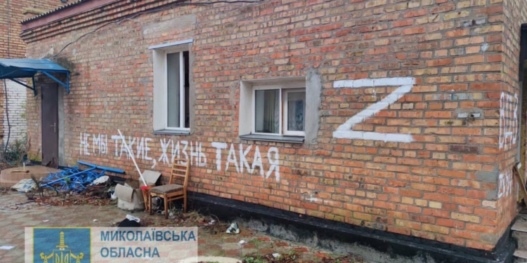 Вивезли засуджених та облаштувались у колонії – прокурори оглянули ще одне місце дислокації окупантів у Снігурівці на Миколаївщині (ФОТО)