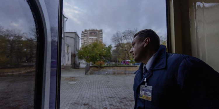 Через збільшення попиту Укрзалізниця додає ще 9 вагонів до потягу Київ-Херсон, який йде і через Миколаїв (ФОТО)