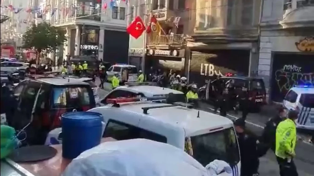 Вибух в Стамбулі, є загиблі і поранені (ВІДЕО) 1