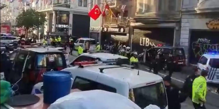 Вибух в Стамбулі, є загиблі і поранені (ВІДЕО)