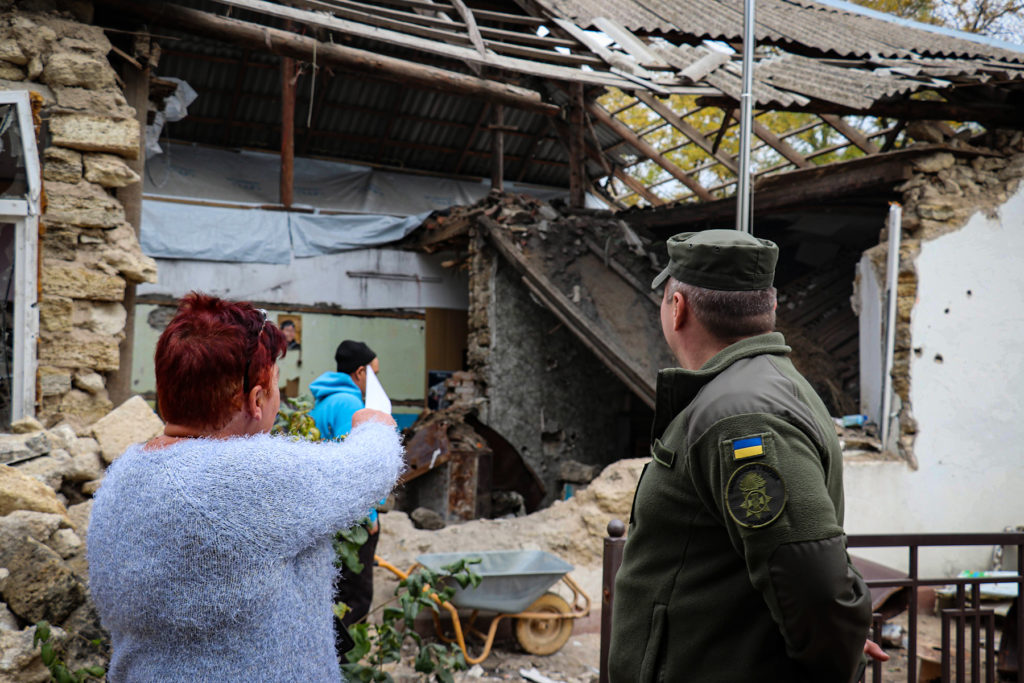 Нацгвардійці розвезли 74 тонни гуманітарної допомоги жителям Миколаївщини (ФОТО) 12