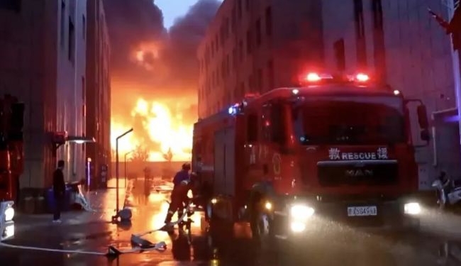В Китаї горів завод – 36 людей загинуло (ВІДЕО)