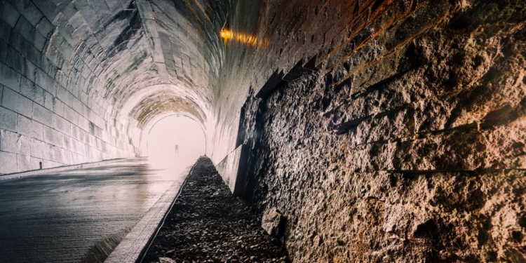 Під Ніагарським водоспадом є величезний тунель, його тільки відкрили для туристів. Звідки він і як виглядає (ФОТО)
