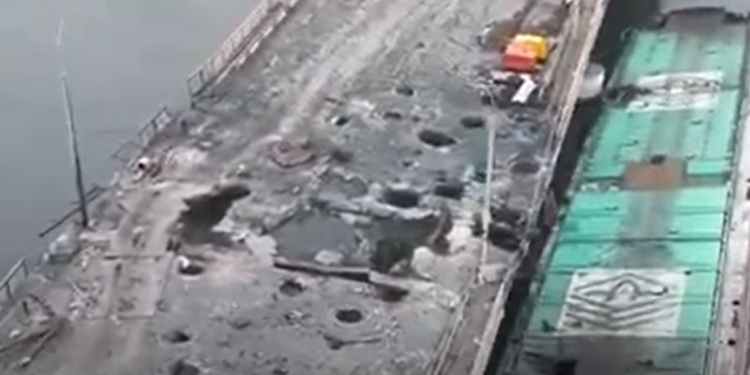 Як зараз виглядає знищений Антонівський міст з висоти пташиного польоту (ВІДЕО)