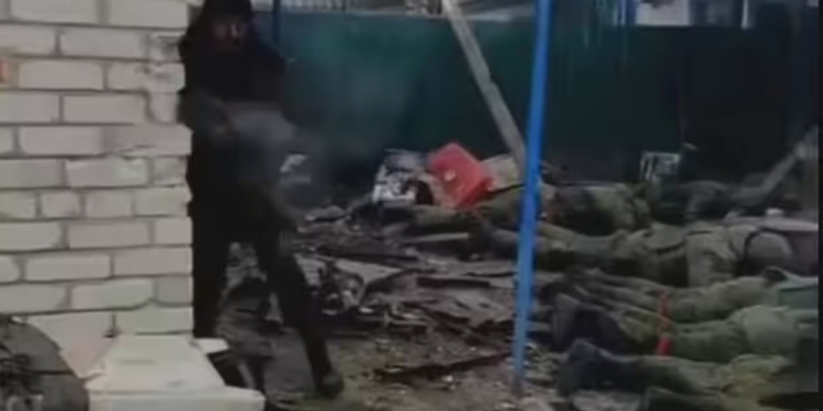 Відео про “розстріл полонених”. Прокуратура відкрила справу за фактом віроломства військових рф