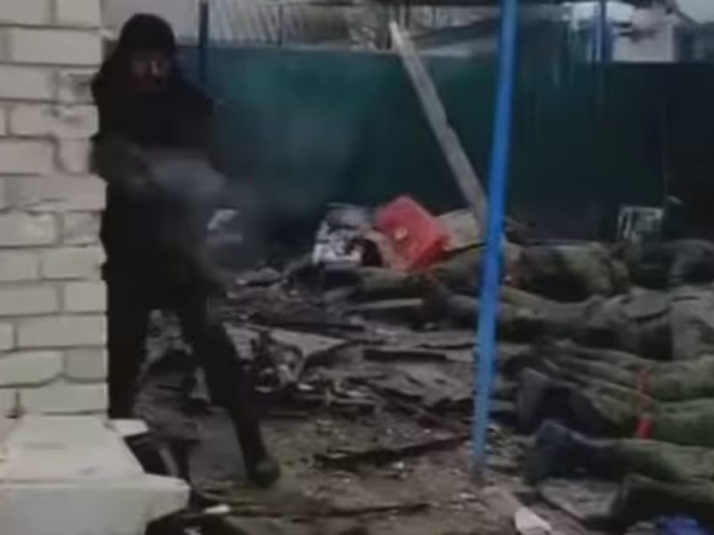 Відео про “розстріл полонених”. Прокуратура відкрила справу за фактом віроломства військових рф