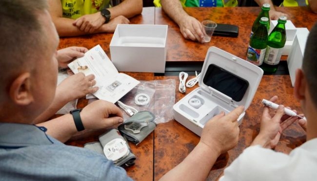 Україна отримала 20 телемедичних роботів від іспанської неурядової організації