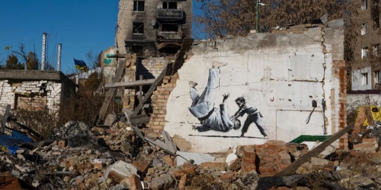 Бенксі створив уже сім муралів в Україні (ФОТО)