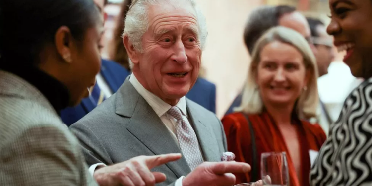 Він розмовляє з деревами. Чарльз ІІІ розширив заборону фуа-гра на всі королівські резиденції