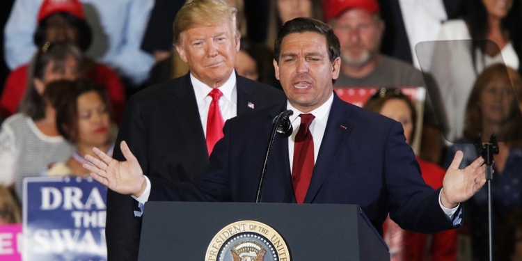 Республіканець ДеСантіс, якого боїться Трамп. Хто він і що говорив про Україну