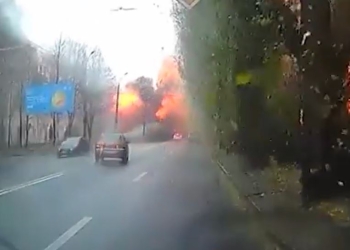 Зеленський показав момент ракетної атаки на Дніпро (ВІДЕО)