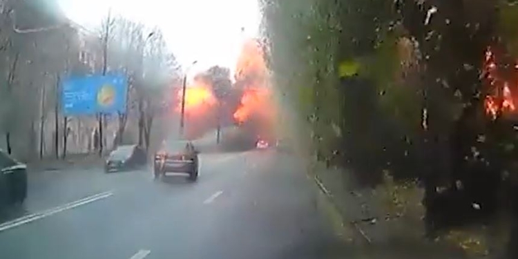 Зеленський показав момент ракетної атаки на Дніпро (ВІДЕО)