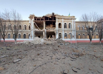 Внаслідок нічного ракетного обстрілу Миколаєва 1 людина загинула, 5 поранено, – ОП (ФОТО, ВІДЕО)